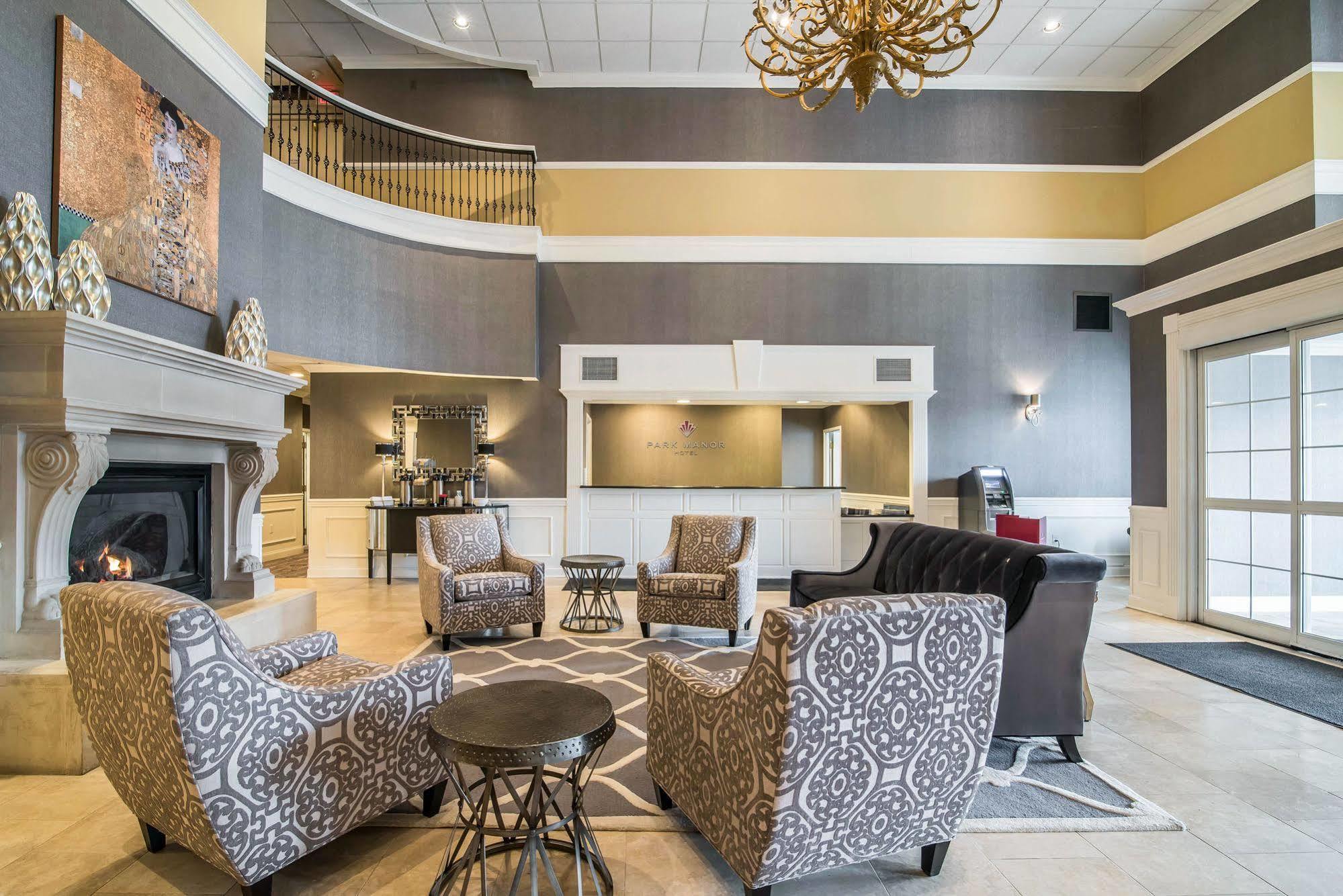 Park Manor Hotel Clifton Park Dış mekan fotoğraf The lobby of the Best Western Premier Executive Residency Royal Palm Beach